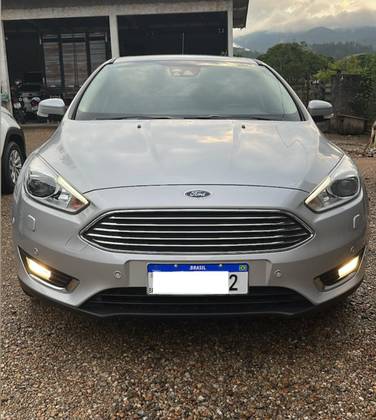 FORD FOCUS 2.0 TITANIUM PLUS 16V FLEX 4P POWERSHIFT FORD FOCUS 2.0 TITANIUM PLUS 16V FLEX 4P POWERSHIFT